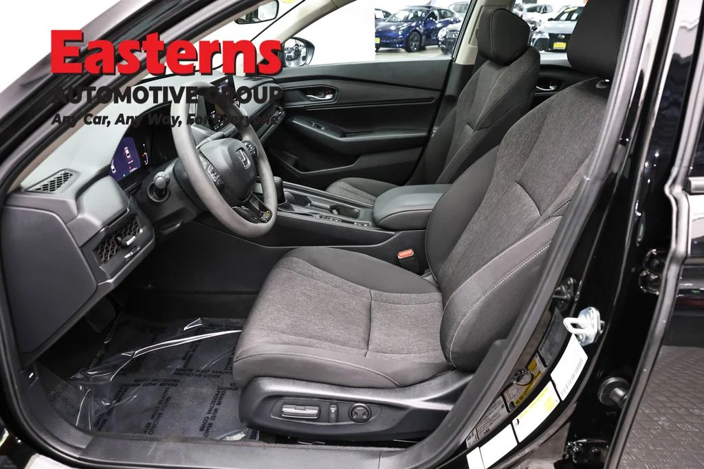 Used 2025 Black Honda SE image 14
