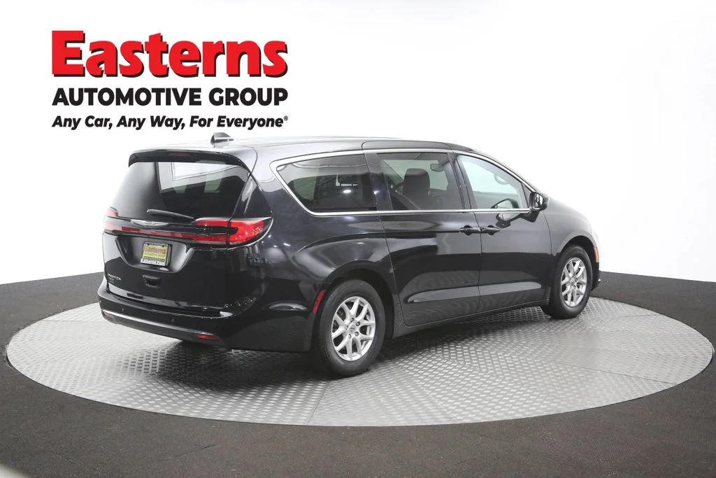 Used 2023 Black Chrysler Touring L image 43