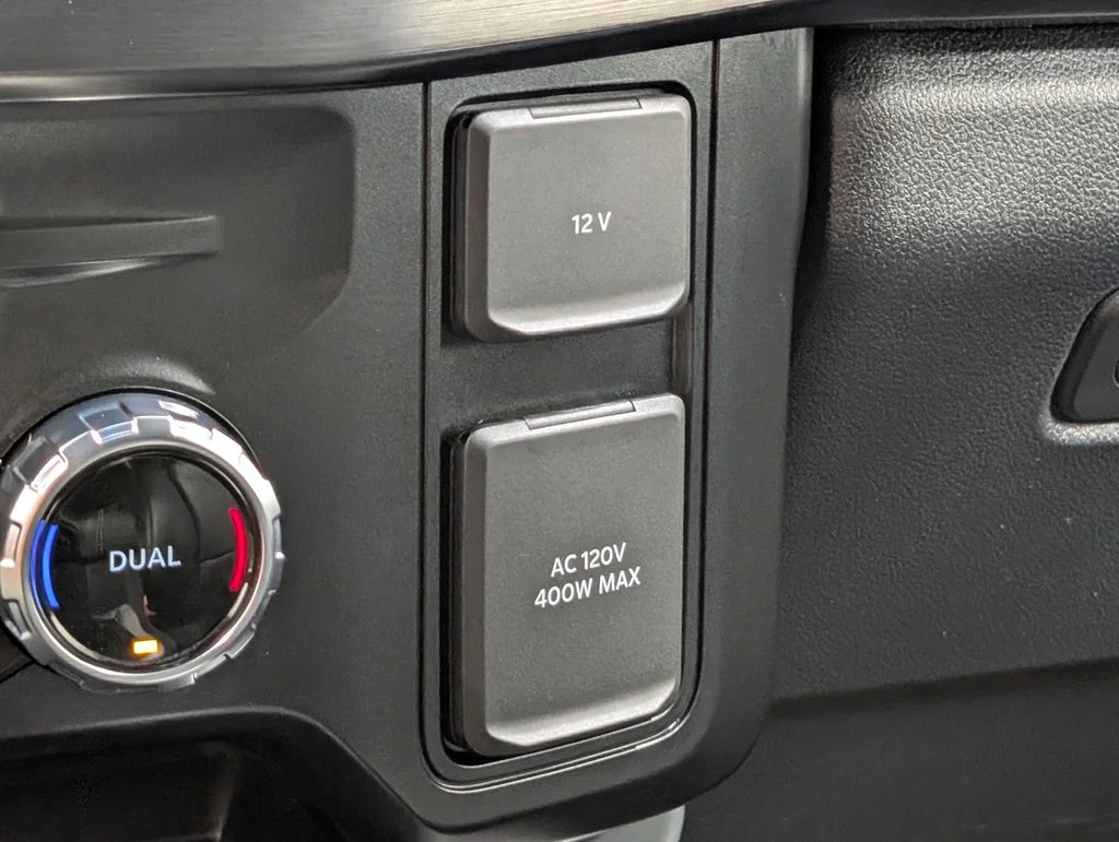 Used 2025 Avalanche Ford Lariat image 7