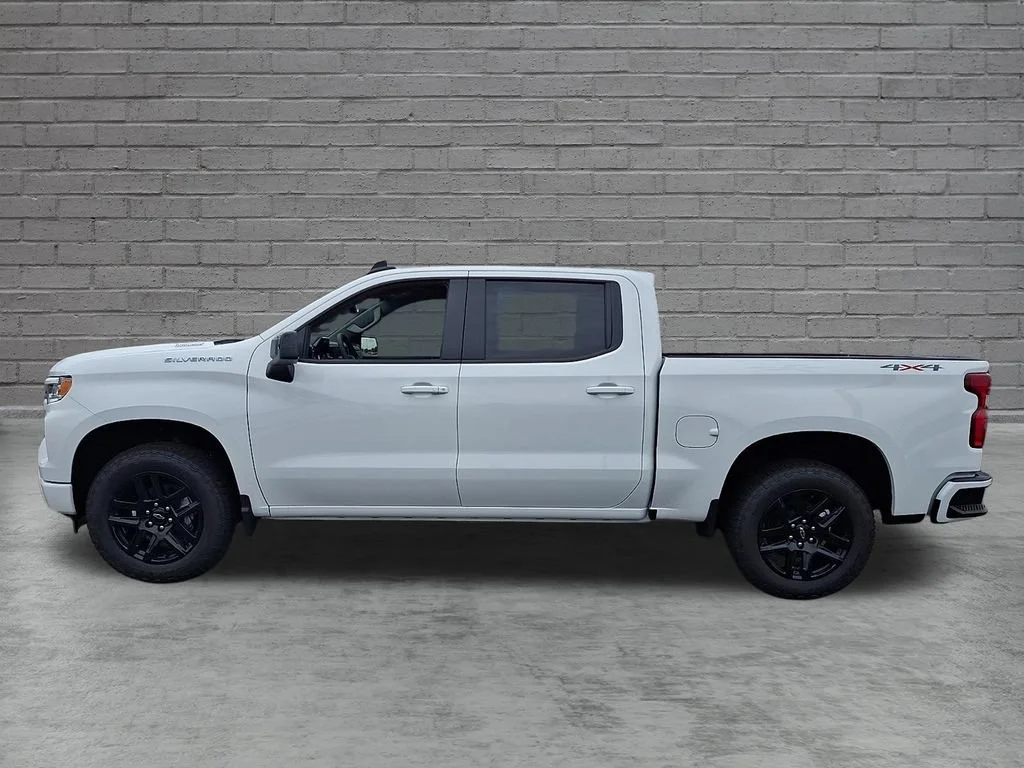 New 2026 Summit White Chevrolet RST image 5