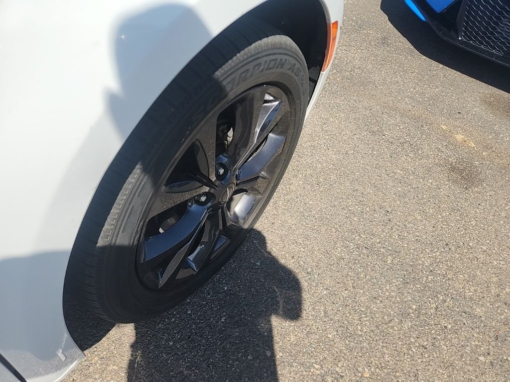 Used 2019 Bright White Clearcoat Chrysler Touring L image 16