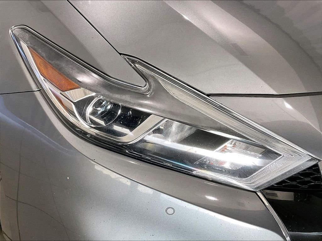 Used 2016 Gun Metallic Nissan SR image 32