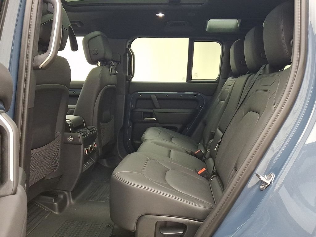 New 2026 Tasman Blue LAND ROVER S image 6