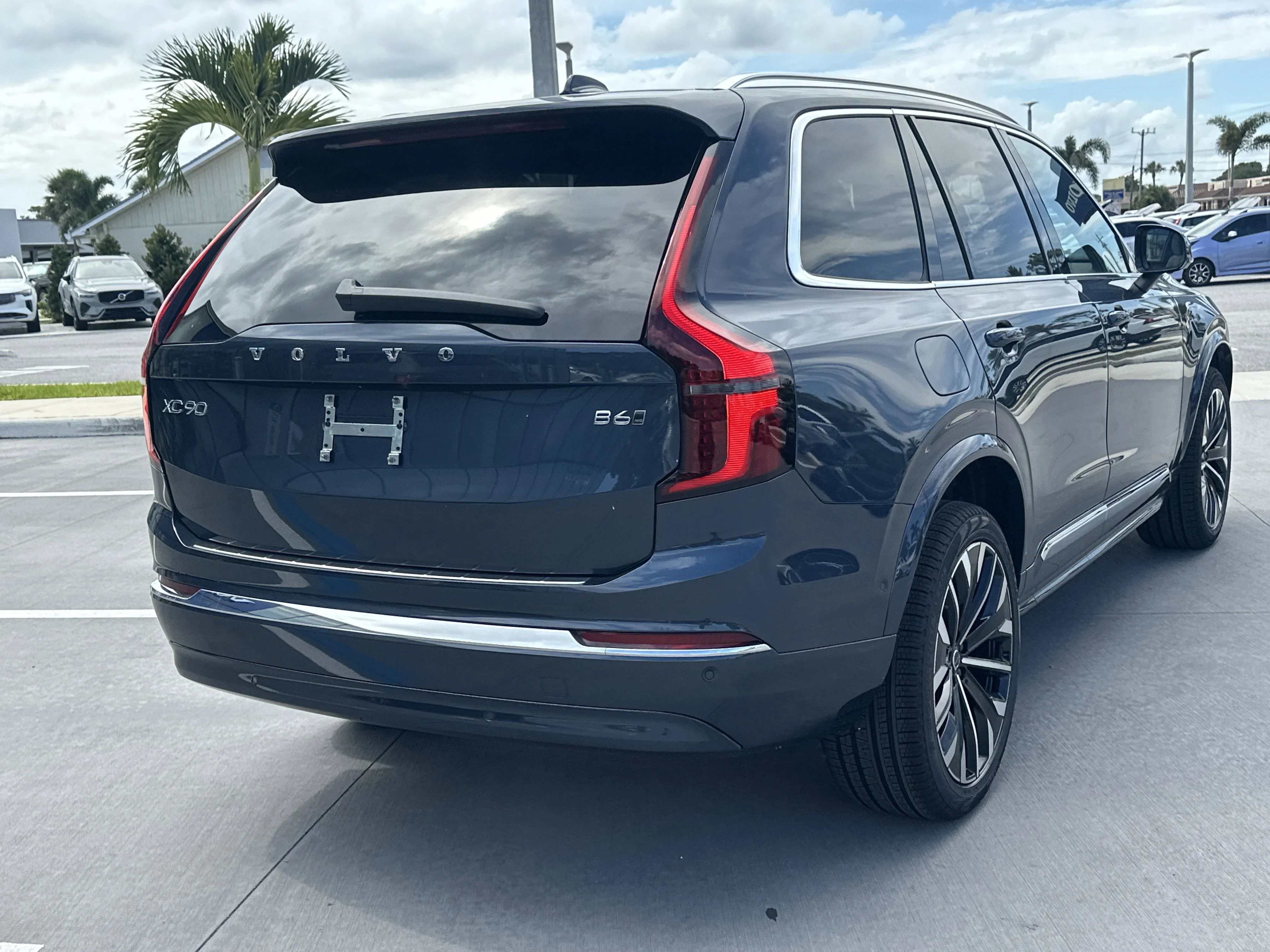 2026 Volvo XC90 Plus - Photo 6