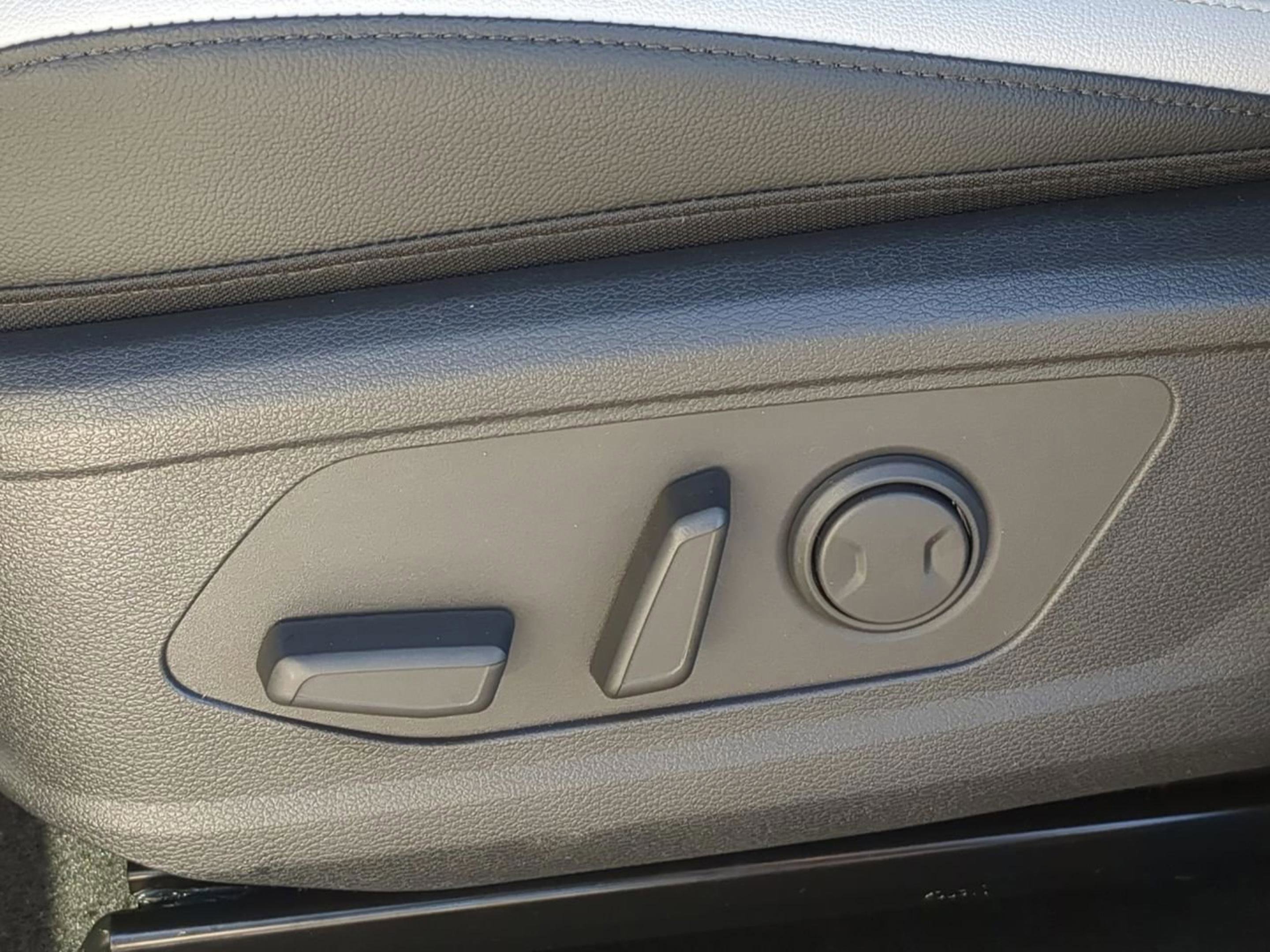 New 2026 Panthera Metal Gray Kia EX image 22