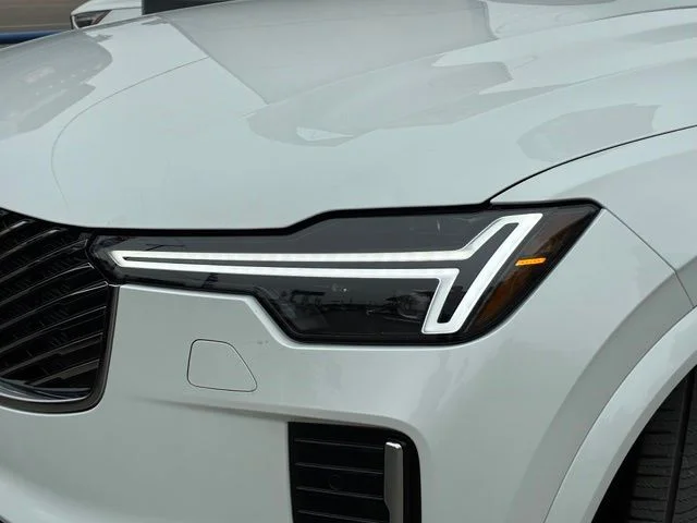New 2026 Crystal White Volvo Plus image 7