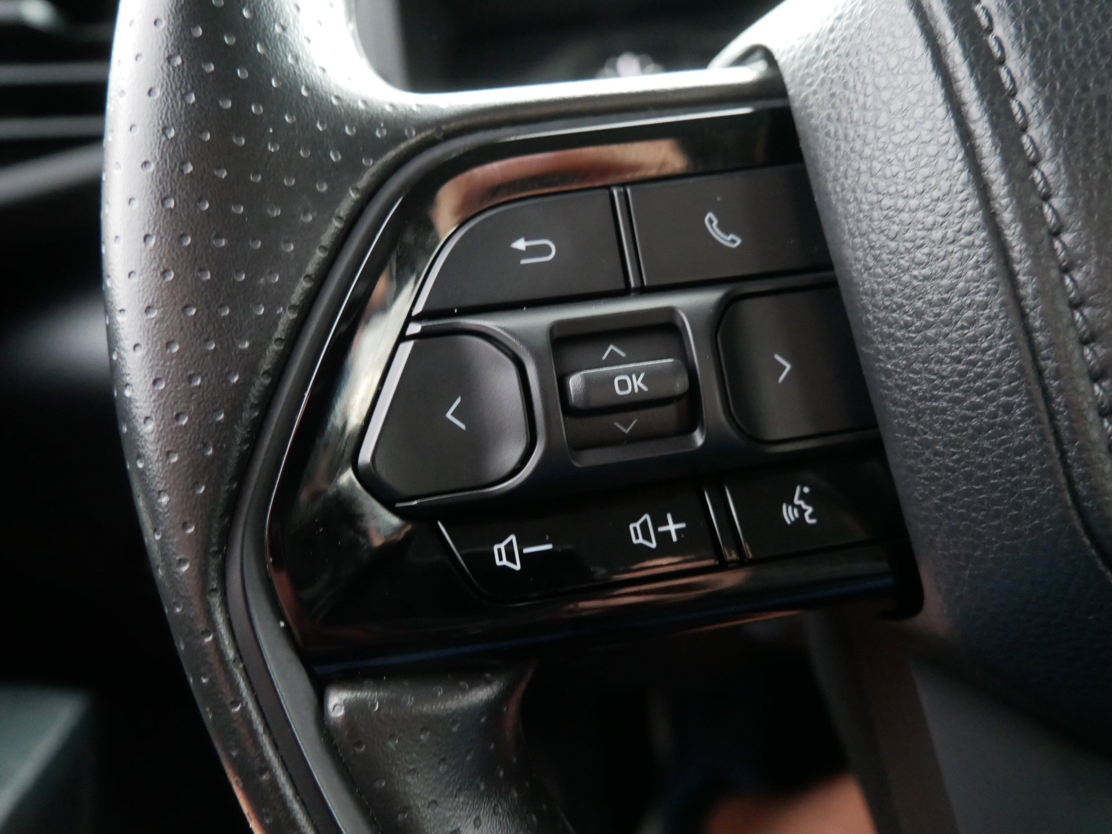 Used 2023 Gray Toyota SR5 image 27
