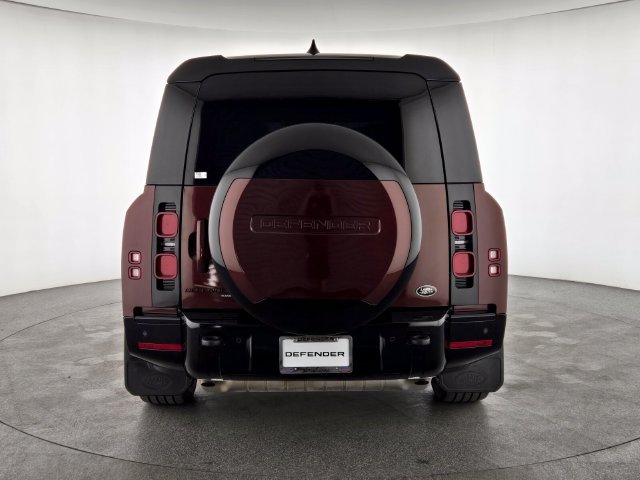 Used 2023 Sedona Red Land Rover X-Dynamic SE image 7
