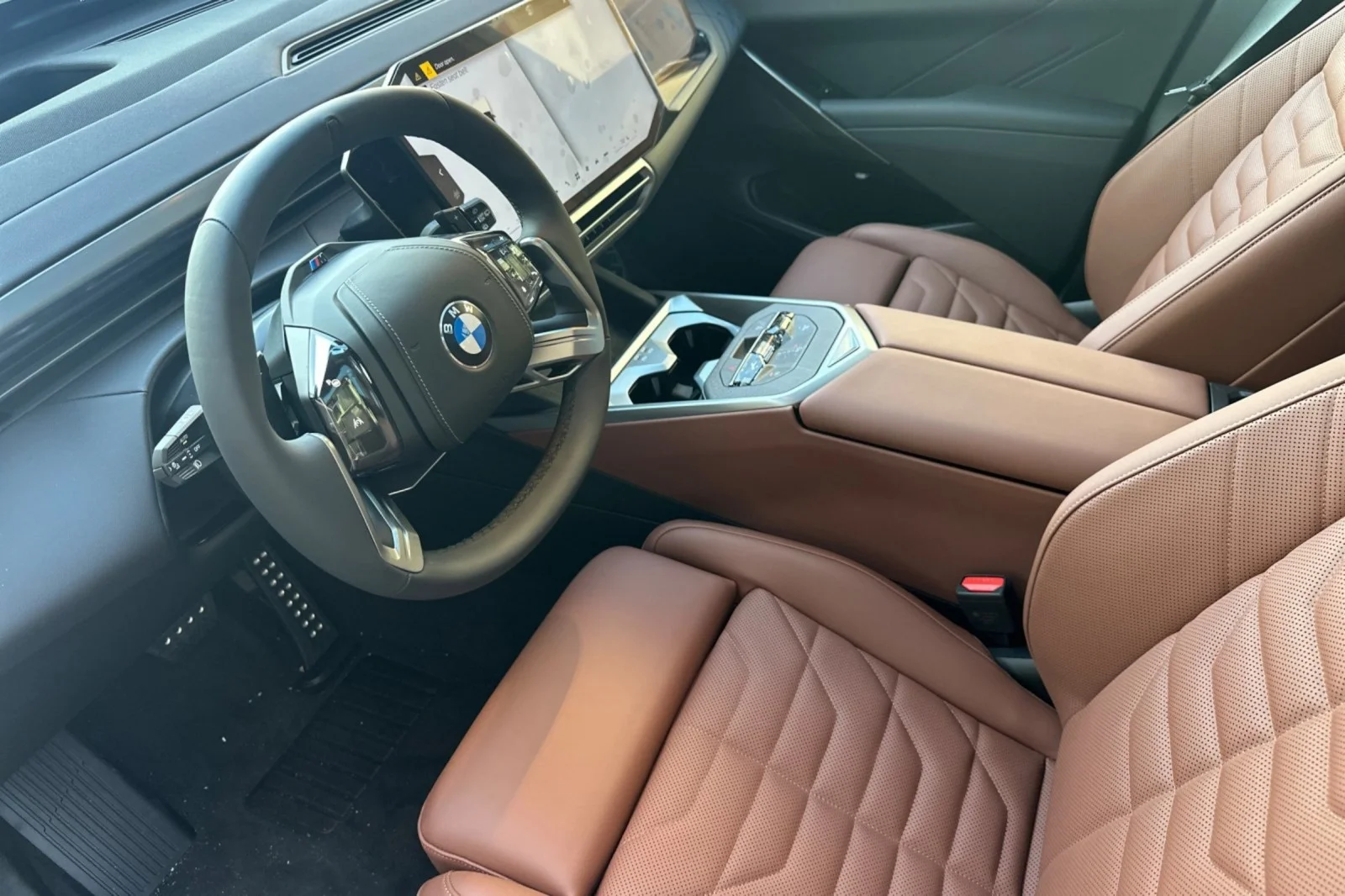 New 2027 Alpine White BMW 40 xDrive image 9