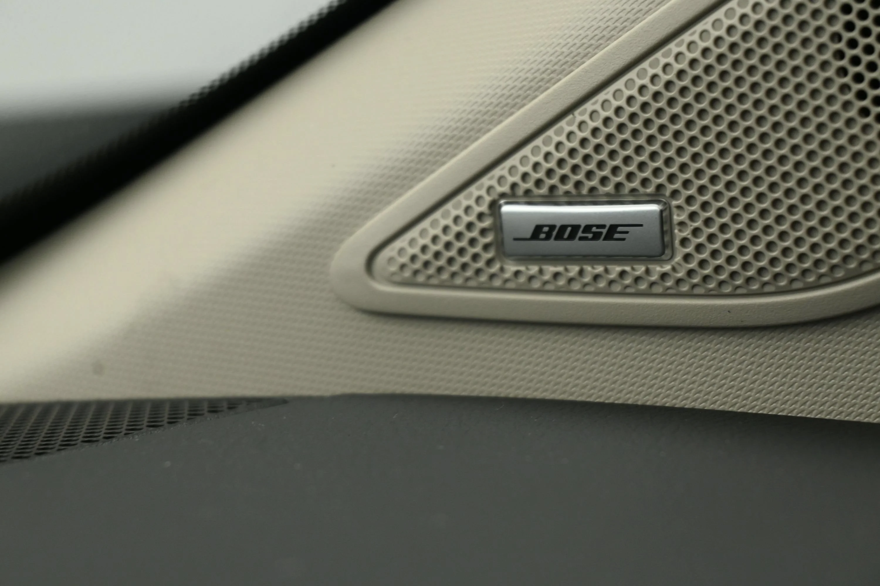 New 2026 Everest White Pearl TriCoat Nissan SL image 19