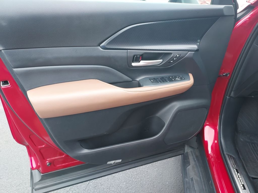 Used 2025 Red Toyota MAX Platinum image 12