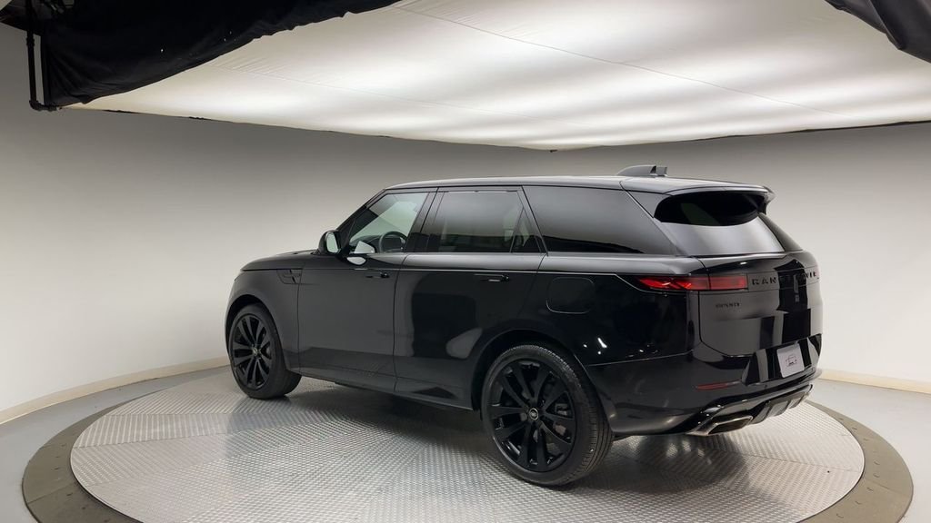 Certified Used 2025 Santorini Black Metallic Land Rover Dynamic SE image 4