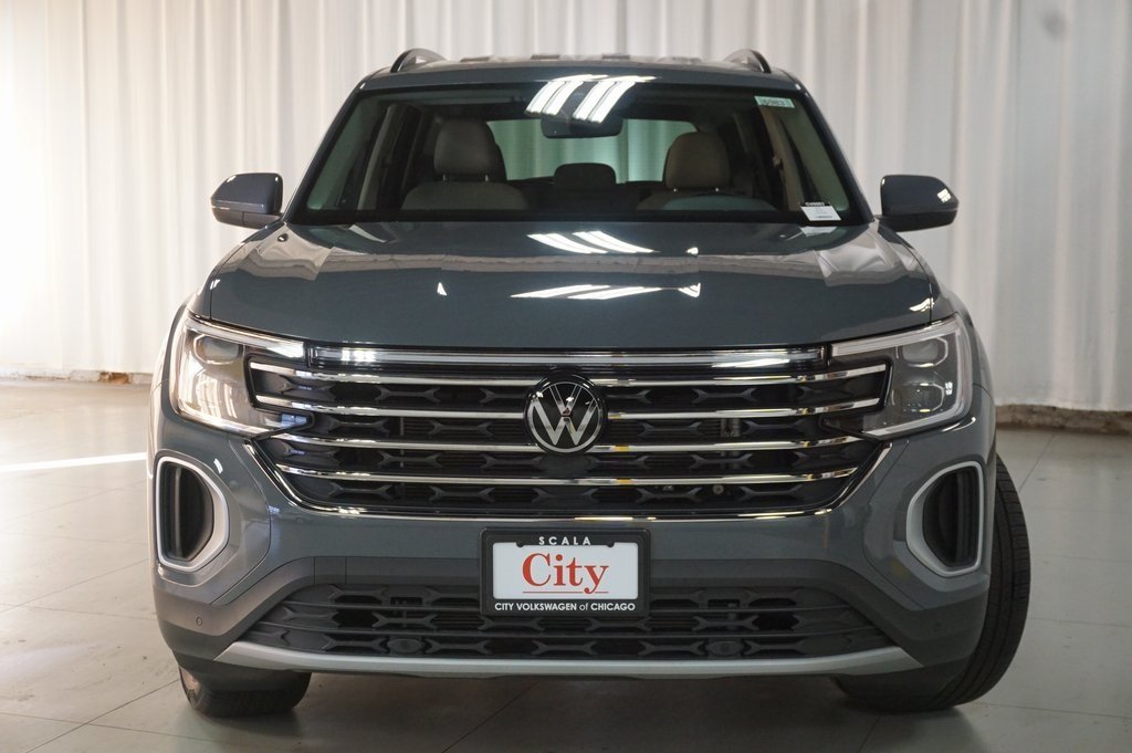 2025 Volkswagen Atlas SE Technology photo 2