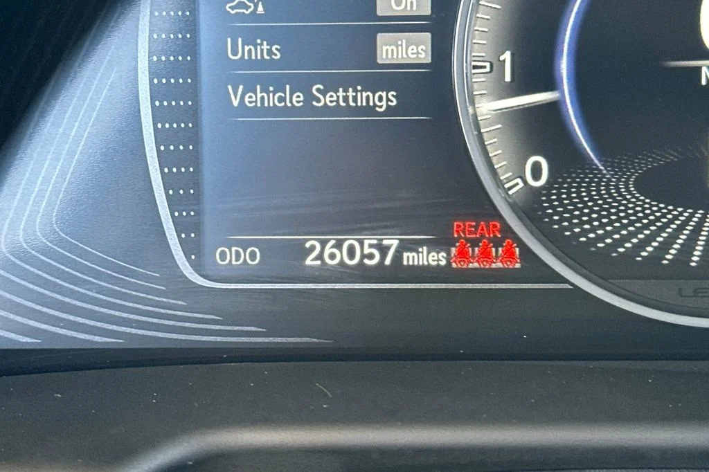 Used 2025 White Lexus 350 image 29