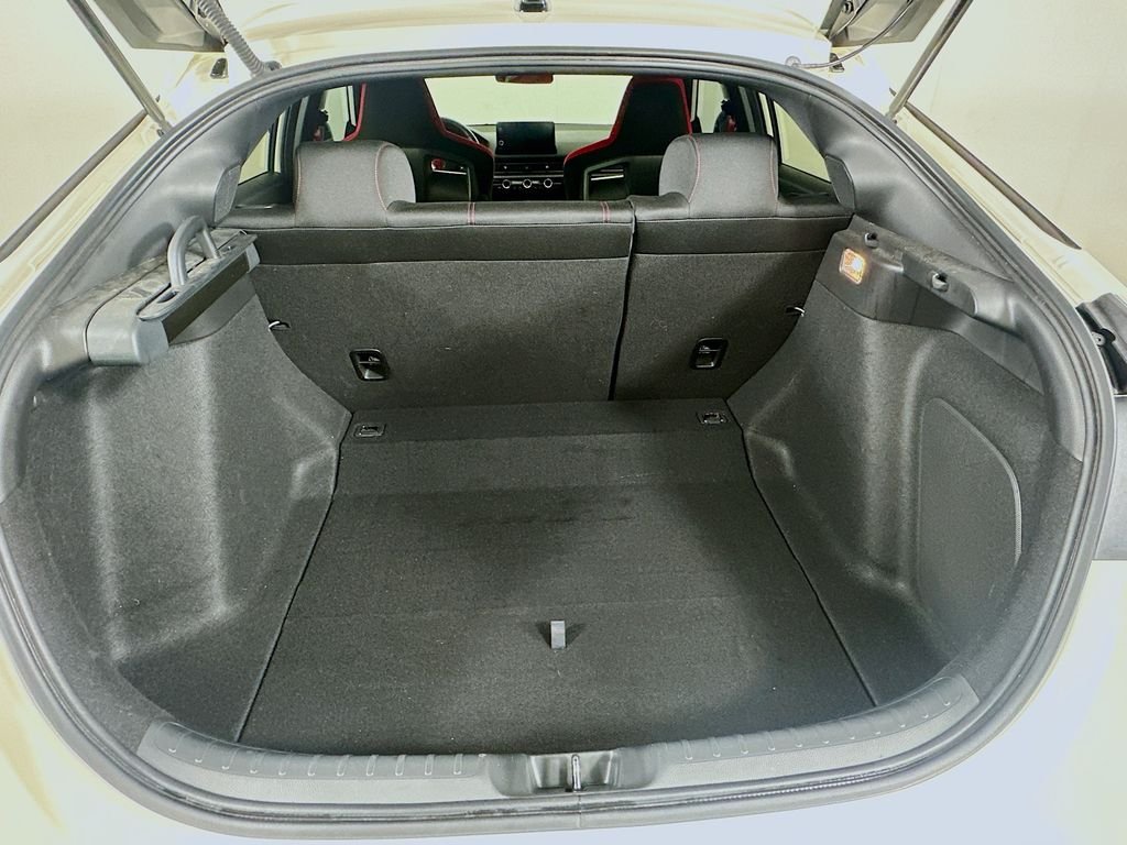 Used 2023 White Honda  image 23