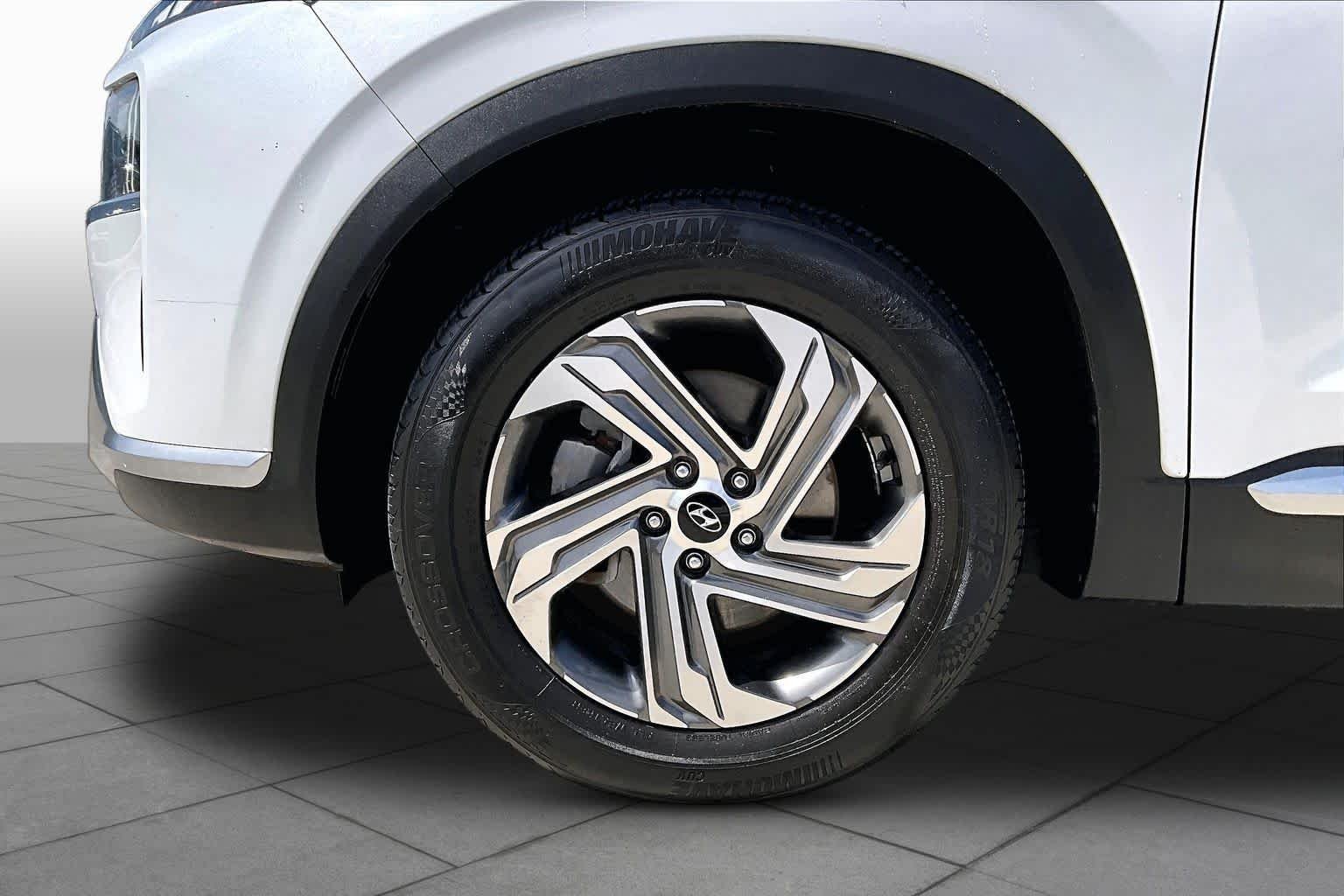 Used 2022 Quartz White Hyundai SEL image 10
