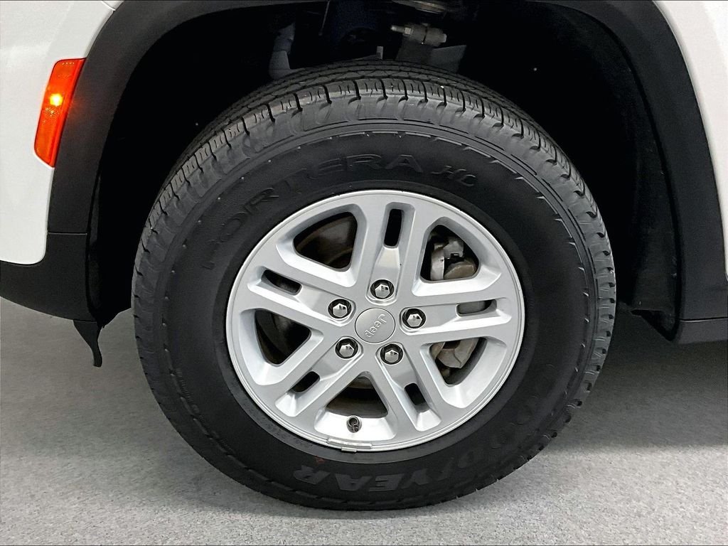 Used 2025 Bright White Clearcoat Jeep Laredo image 7