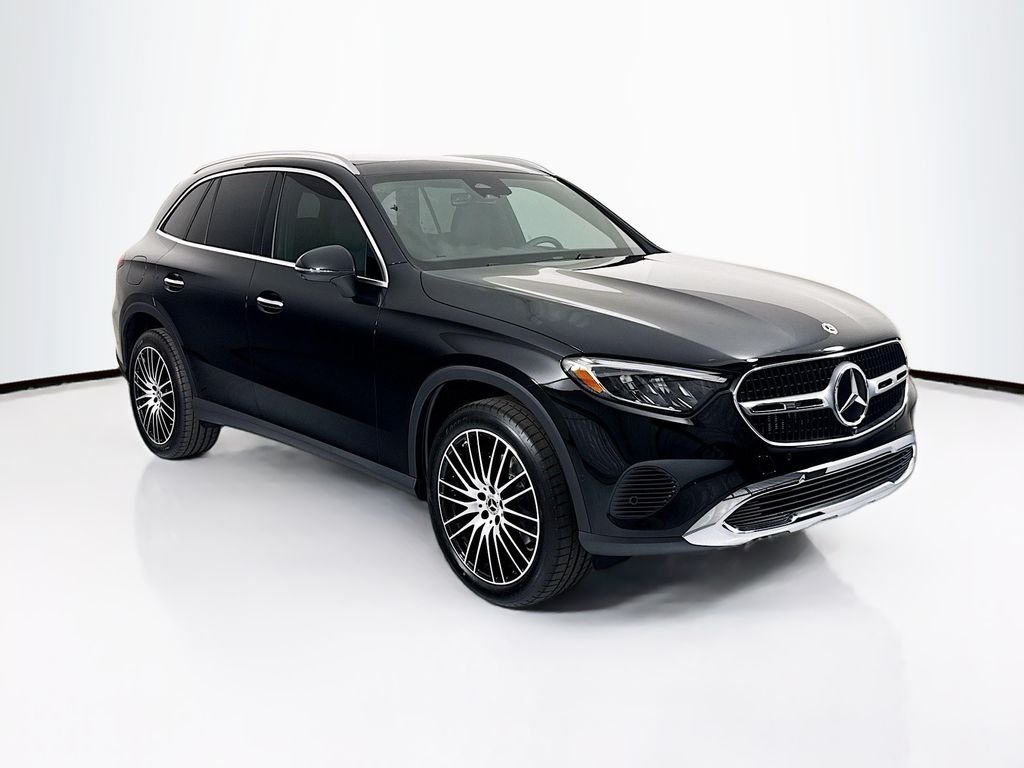 New 2026 Black Mercedes-Benz GLC 300 image 3