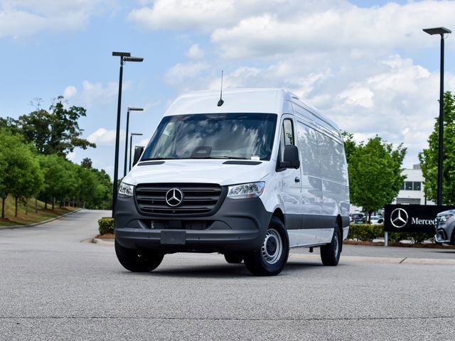 New 2026 Arctic White Mercedes-Benz Cargo 170 WB image 24