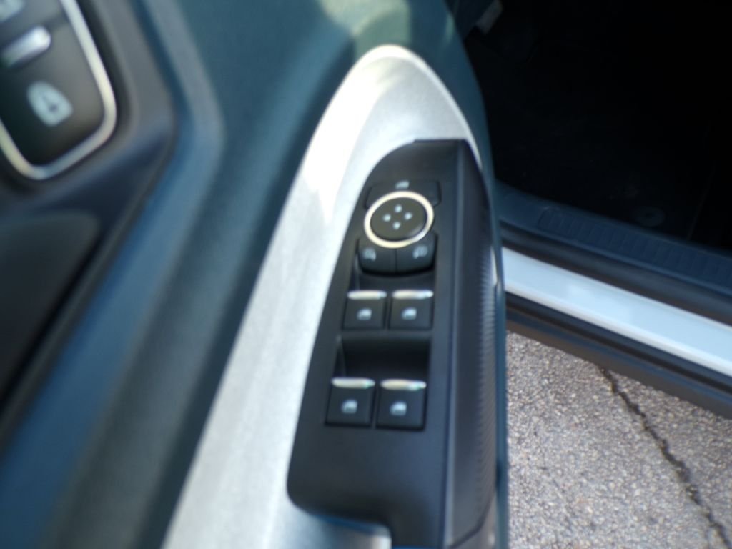 New 2026 Space White Metallic Ford XLT image 10