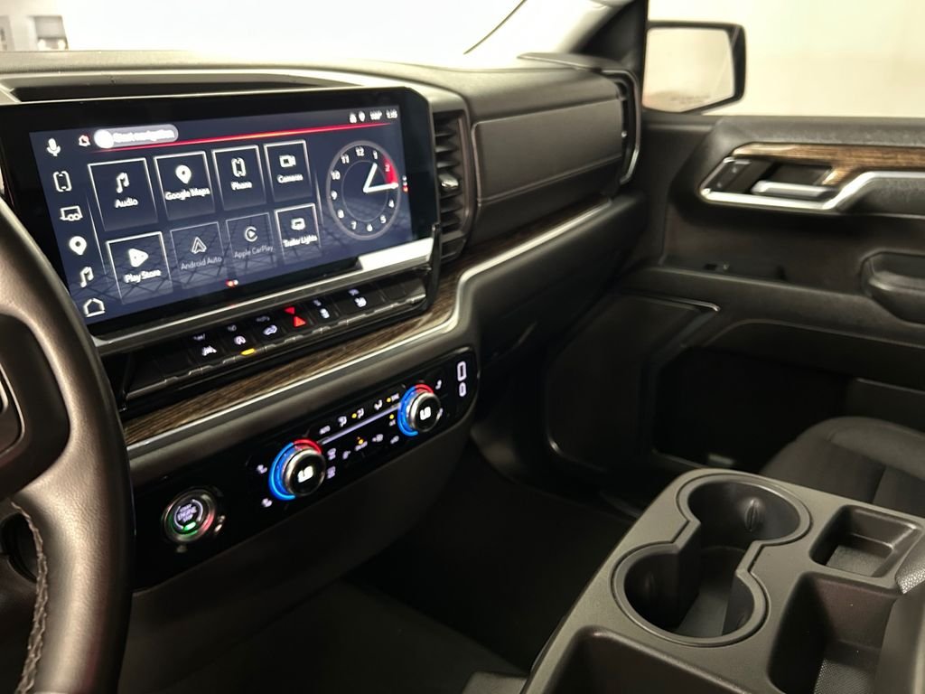 Used 2023 White GMC Elevation image 22