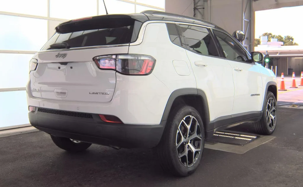 Certified Used 2025 White Jeep Limited image 4