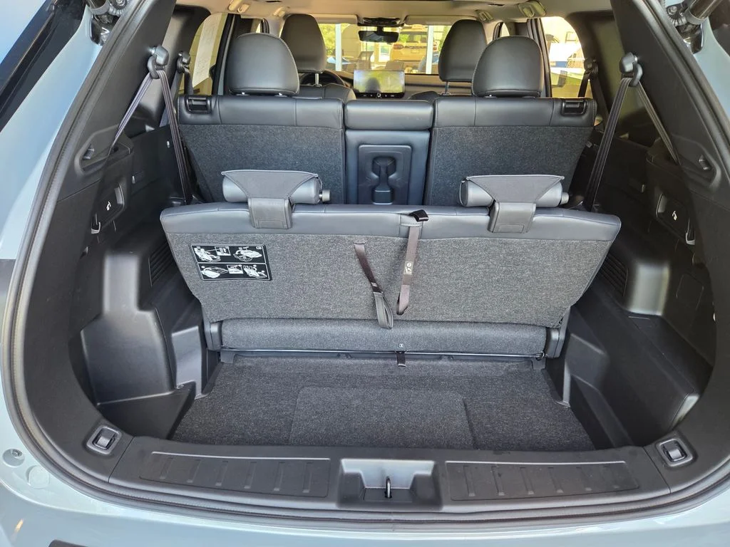 Used 2026 Moonstone Gray Metallic/Black Roof Mitsubishi LE image 12