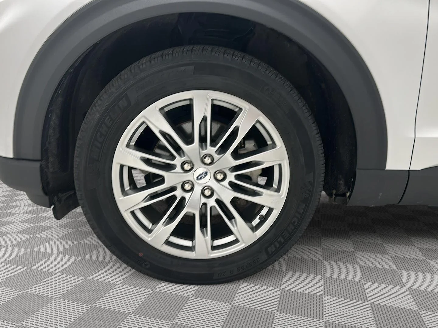 Used 2025 White Ford Active image 32