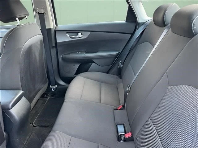 Used 2020 White Kia LXS image 8