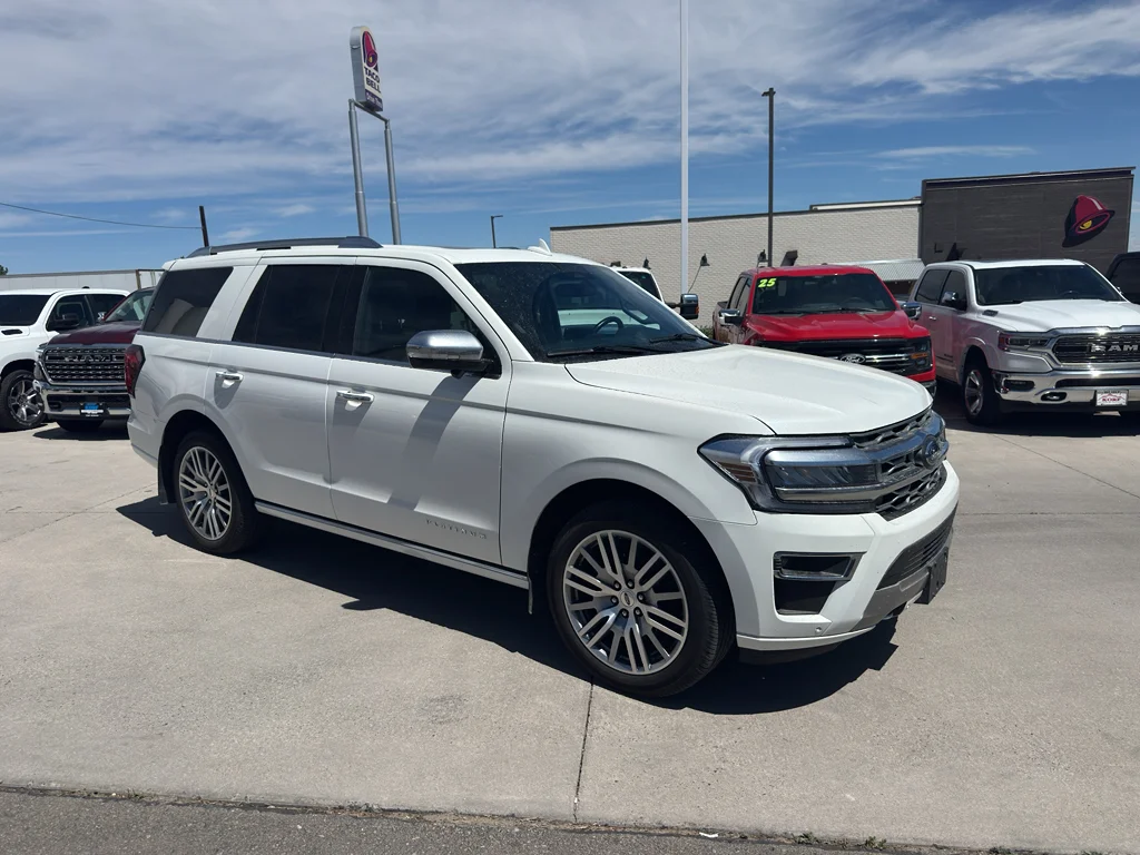 Used 2023 Star White Metallic Tri-Coat Ford Platinum image 7