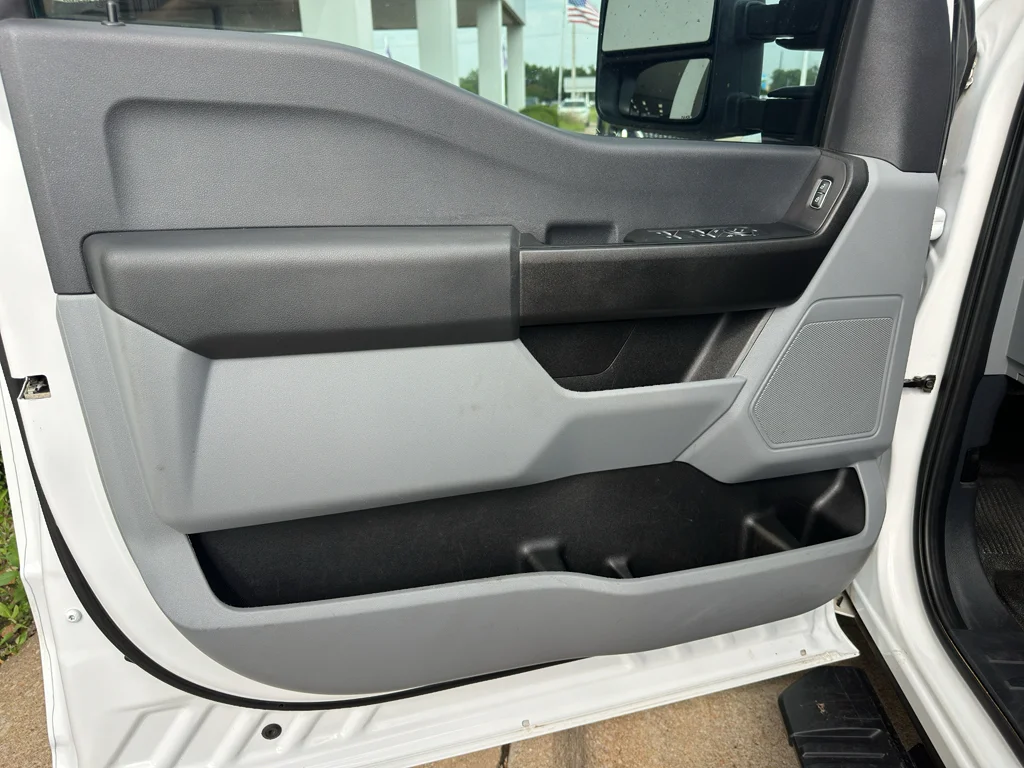Used 2024 Oxford White Ford XL image 11