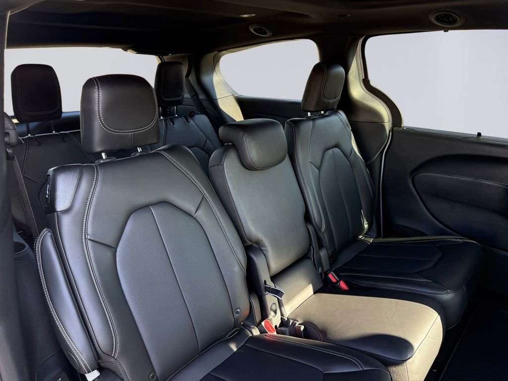2026 Chrysler Pacifica Select - Photo 19