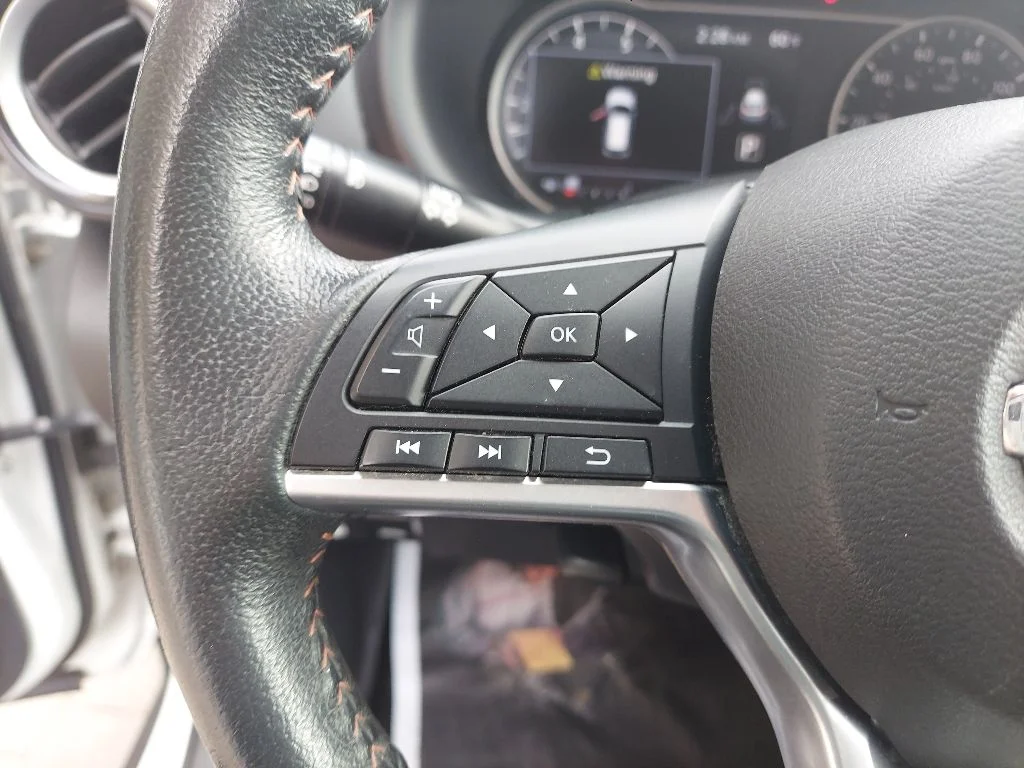 Certified Used 2020 White Nissan SR image 12