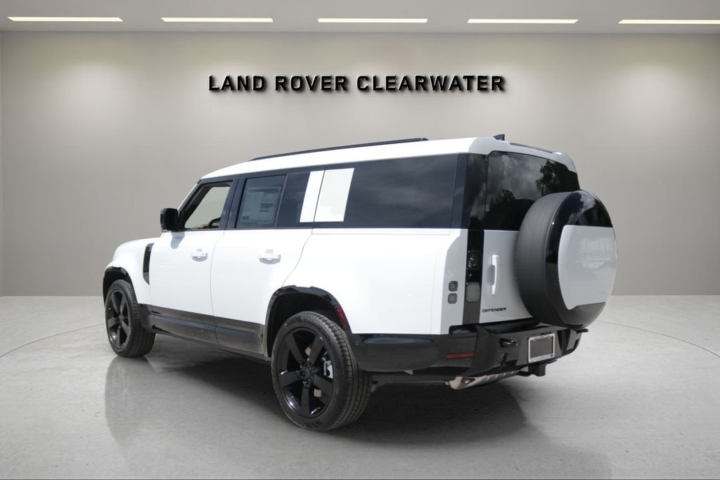 New 2026 Fuji White Land Rover X-Dynamic SE image 3