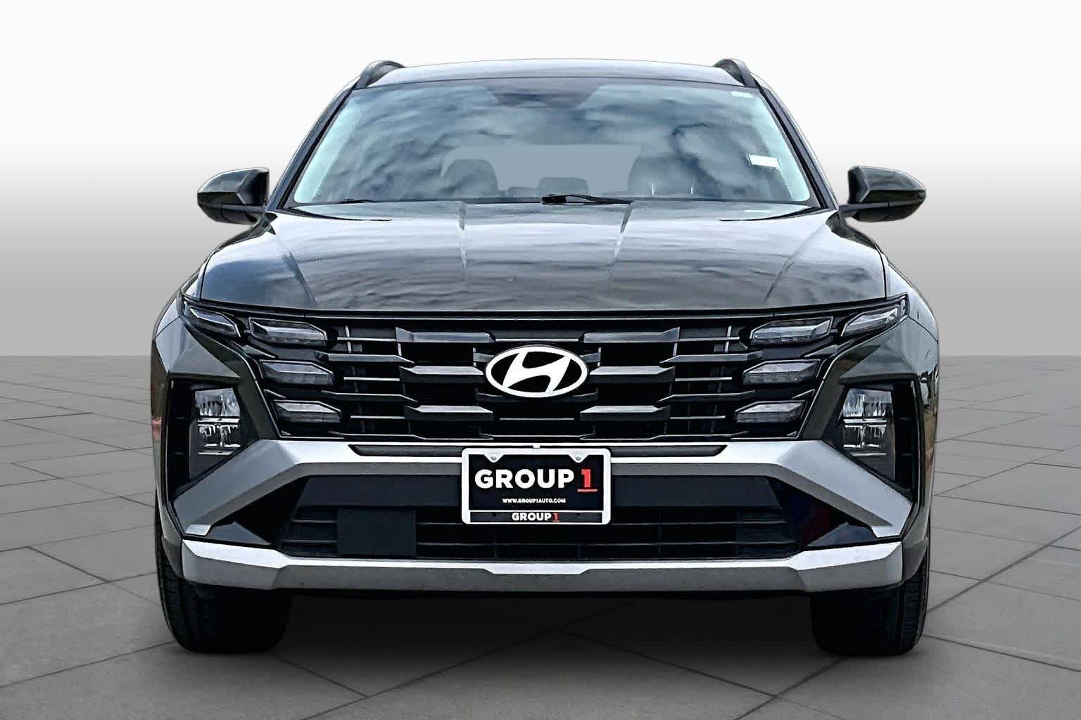 Used 2025 Rockwood Green Hyundai SEL image 4