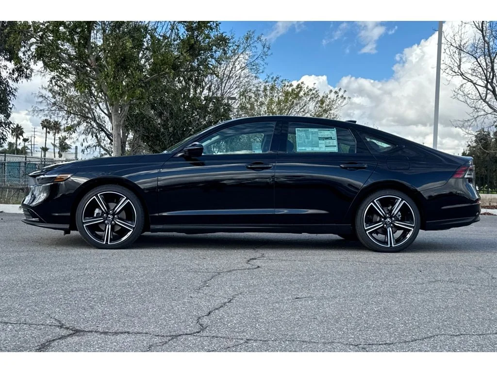 New 2026 Crystal Black Pearl Honda SE image 8