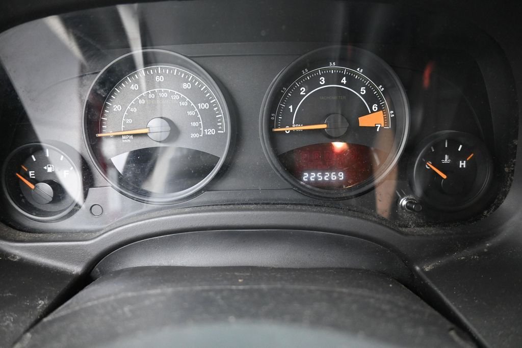 Used 2014 Deep Cherry Red Crystal Pearlcoat Jeep Latitude image 21