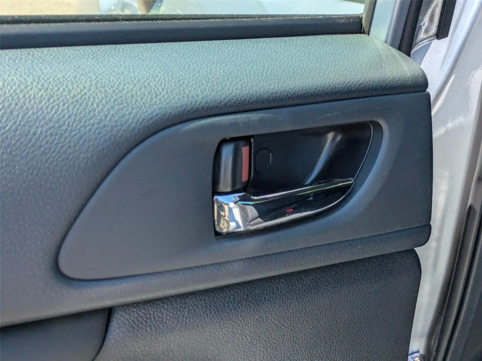 Used 2021 Ice Silver Metallic Subaru  image 25