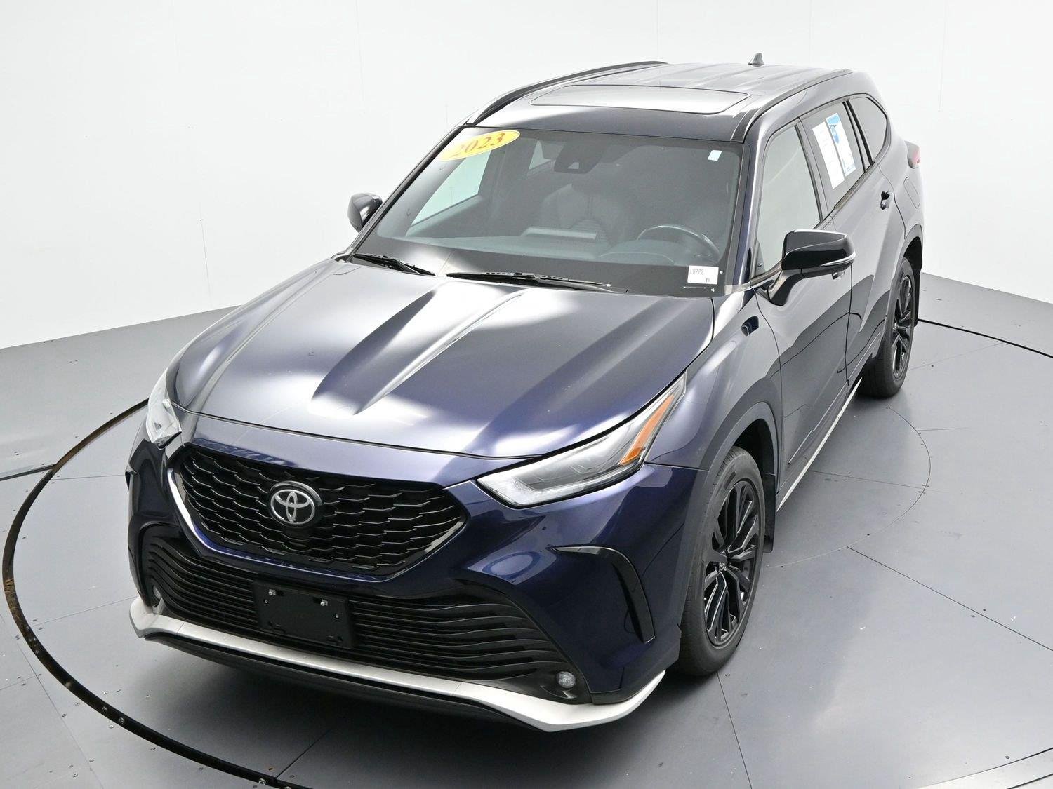 Used 2023 Blue Toyota L image 42