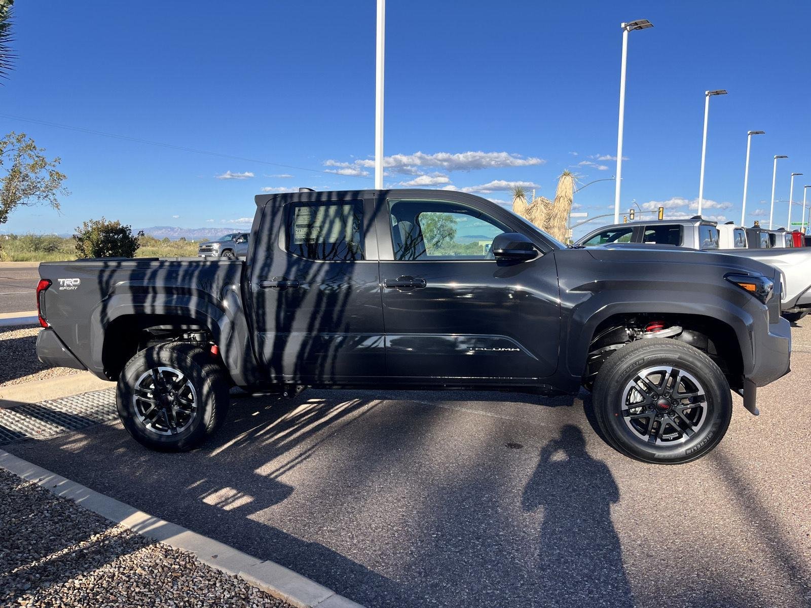 2025 Toyota Tacoma TRD Sport - Photo 6
