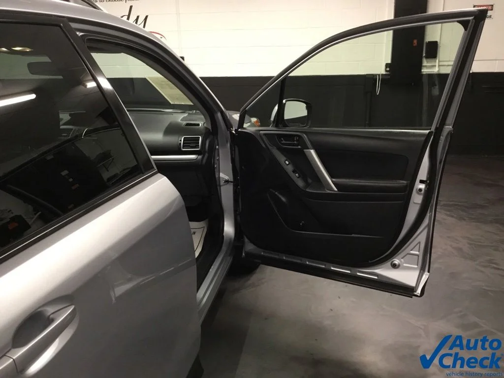 Used 2016 Silver Subaru 2.5i Premium image 38