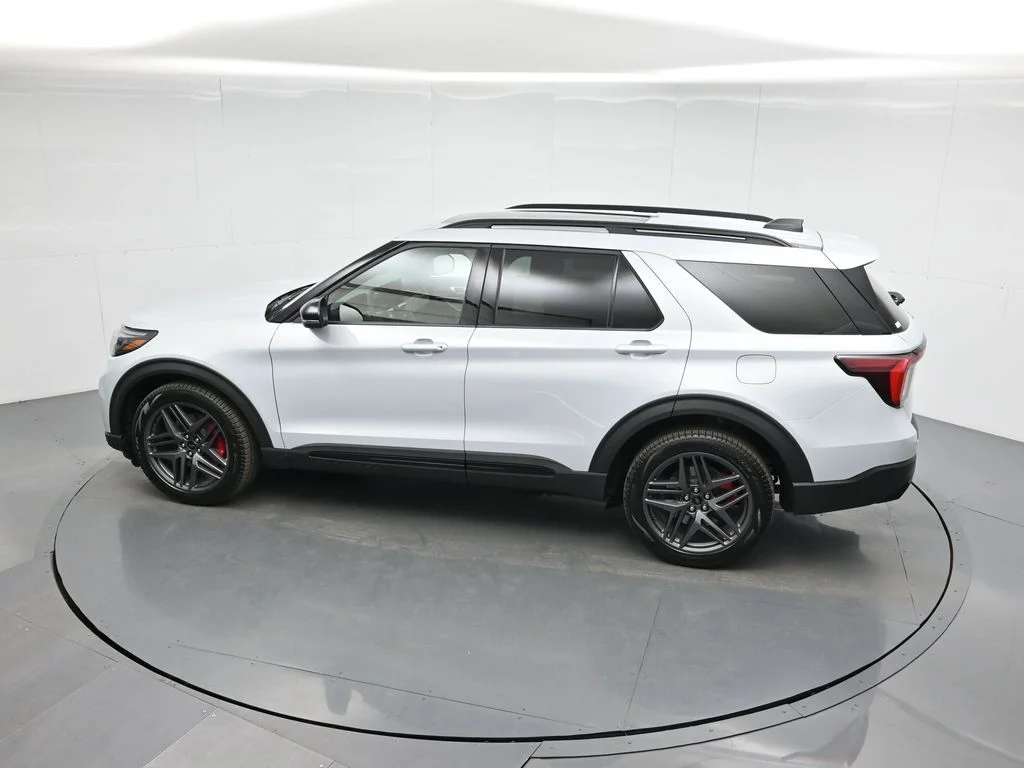 New 2026 Space White Metallic Ford ST image 41
