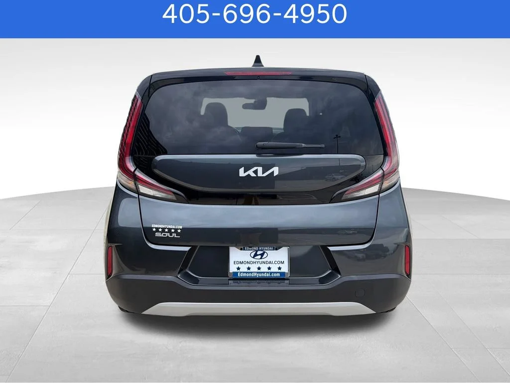 Pre-Owned 2023 Kia Soul LX