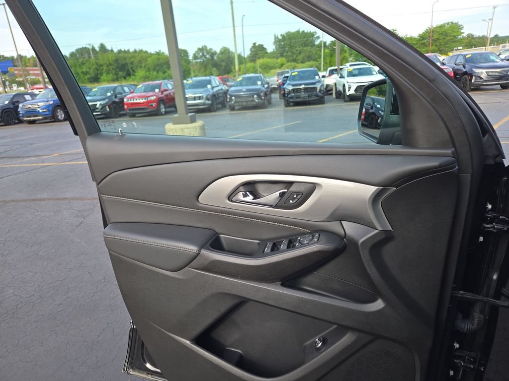 Used 2023 MOSAIC BLACK METALLIC Chevrolet LT Leather image 15