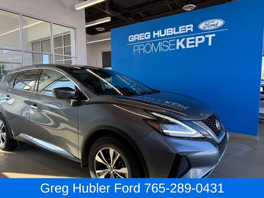 Used 2020 Gray Nissan S image 1