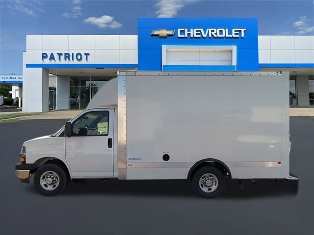 New 2025 Summit White Chevrolet 1WT image 8