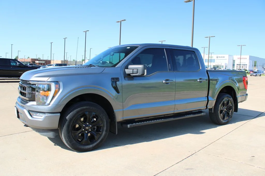 Used 2023 Gray Ford XLT image 19