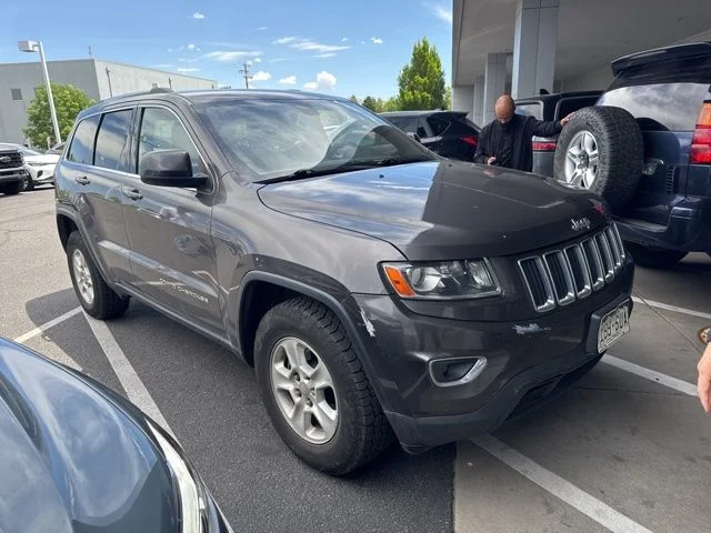 Used 2014 Gray Jeep Laredo image 2