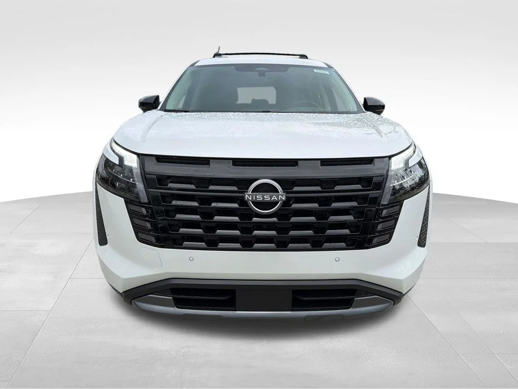 New 2026 Everest White Pearl TriCoat Nissan Platinum image 2