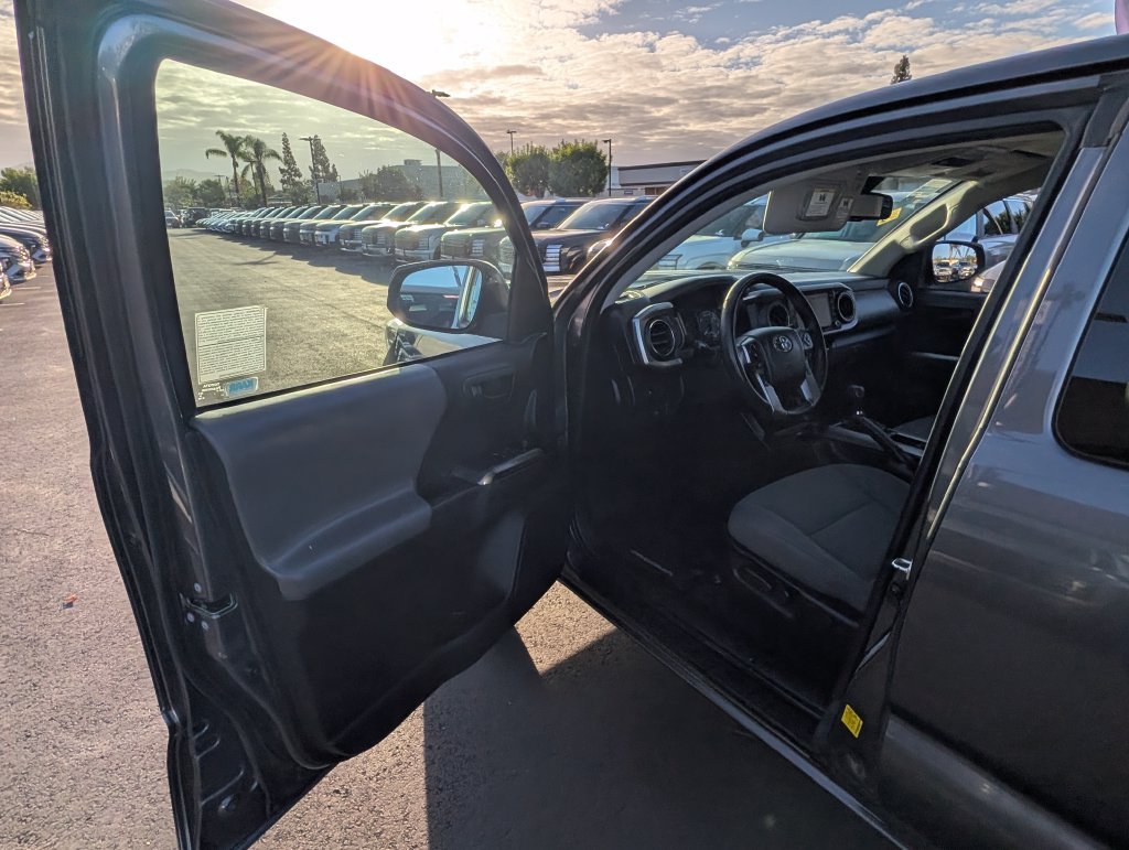 Used 2020 Gray Toyota SR5 image 31